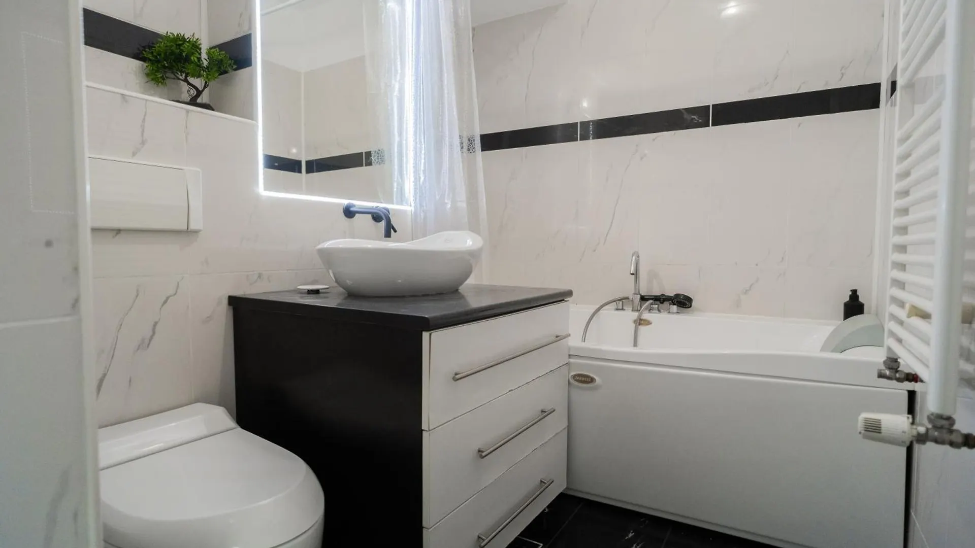 Cozy Apartment Close To Old Town Bucharest 0*,