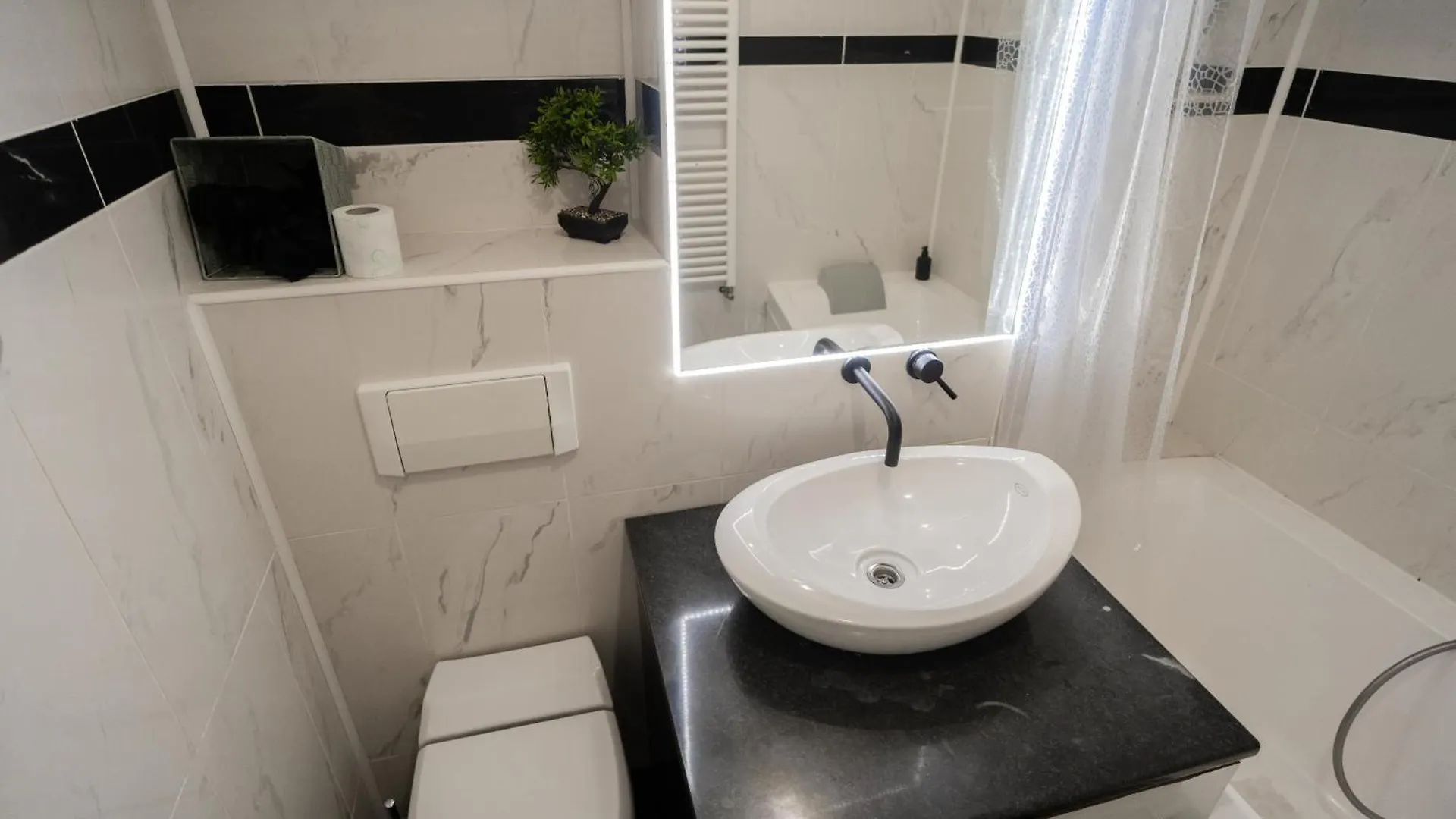 Cozy Apartment Close To Old Town Bucharest
