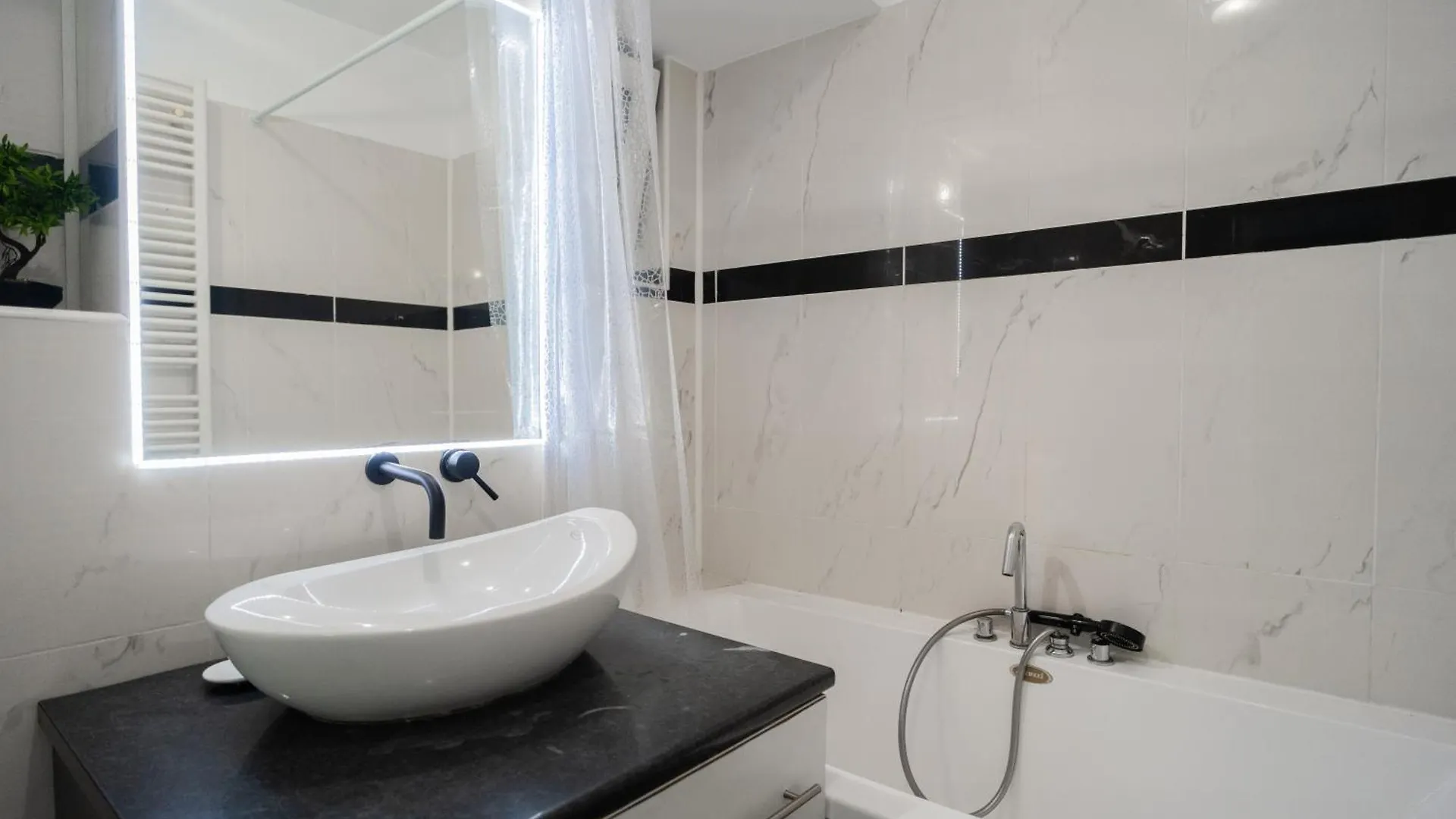 Cozy Apartment Close To Old Town Bucharest